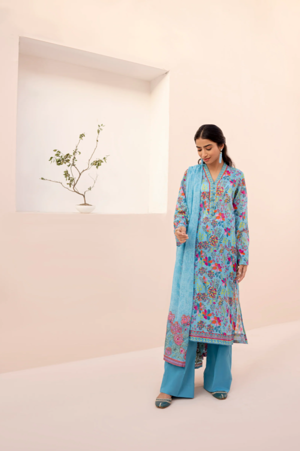 Superior Crinkle Lawn Slub Digital print Embroidery