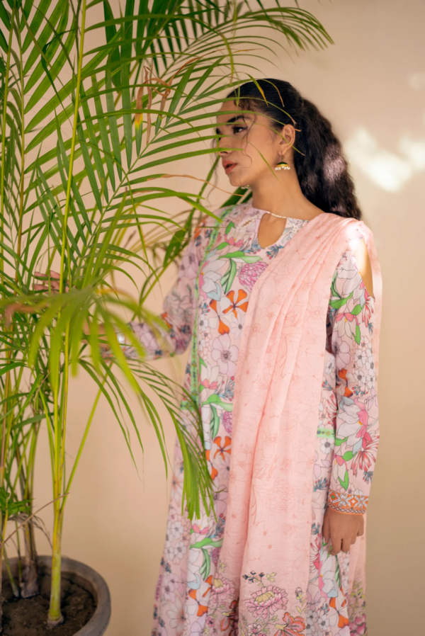 Superior Crinkle Lawn Slub Digital print Embroidery