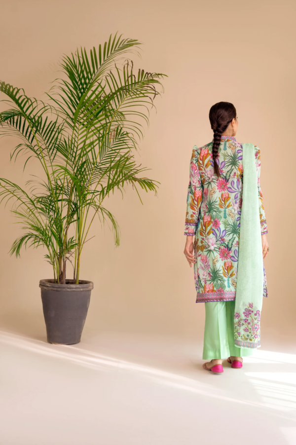 Superior Crinkle Lawn Slub Digital print Embroidery